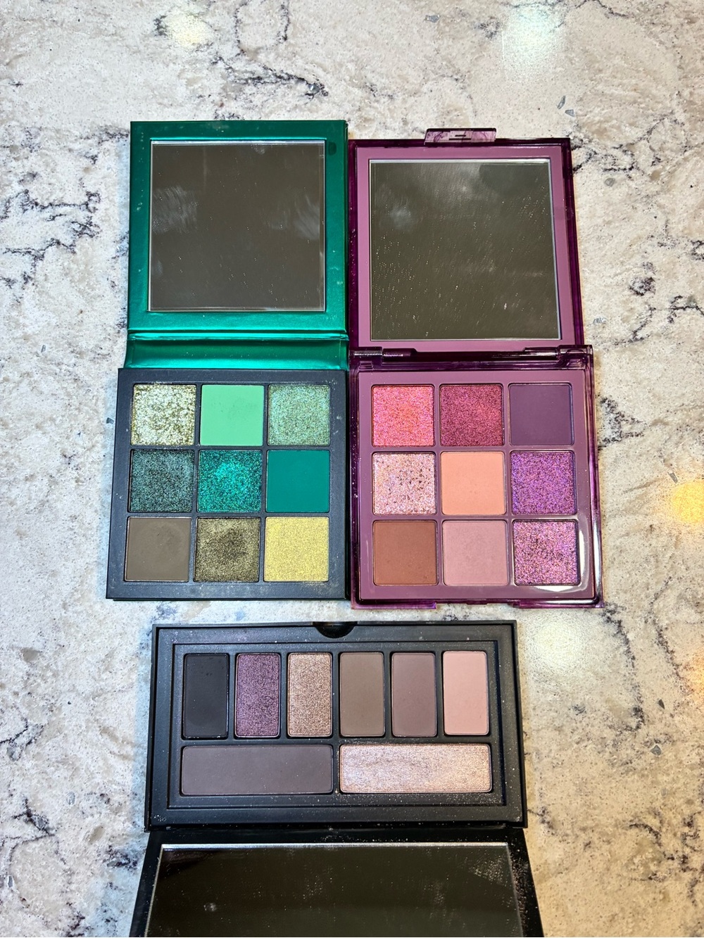 HUDA BEAUTY Emerald & Purple Palette
